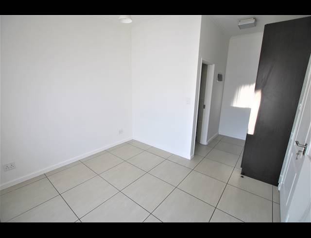 1 BEDROOM APARTMENT TO LET IN GREENSTONE HILL